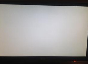 电脑出现白屏 电脑出现白屏